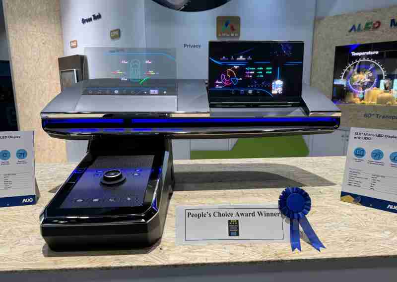 z6尊龙车用Micro LED Display HMI解决方案获”最佳车用显示奖”，，以用户为中心开发，，针对前座驾驶与乘客设计兼具娱乐与安全的高画质屏幕，，包含车舱前座的Micro LED透明屏幕及全球首款内建镜头的智慧Micro LED显示器